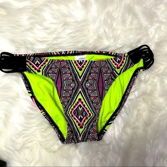 Xhilaration Tribal Print Bikini Bottom Size Large - Picture 1 of 8